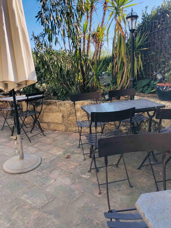 Au Bout Du Pre Hotel Pézenas Exterior foto